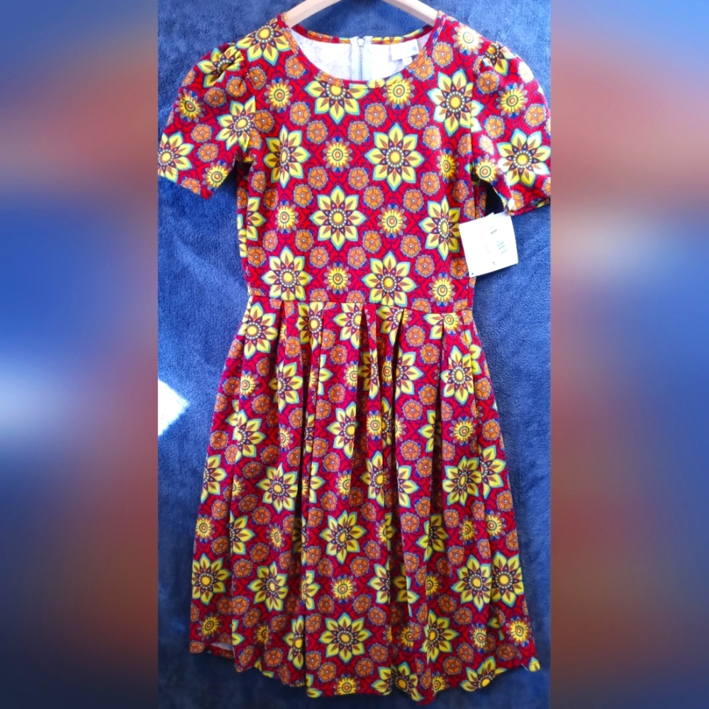 🤘💲 S: LuLaRoe: Amelia Dress w/ Pockets!